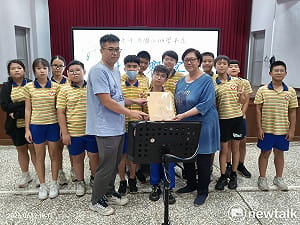 中洲國小教導主任吳麗玲24載春風化雨  學生感恩傳承不止步