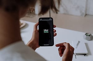 Uber Eats疑遭不法集團當洗錢平台 北檢搜索約談9人