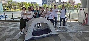安潔街友贈帳行動再出發    第二站高雄車站登場守護無家者