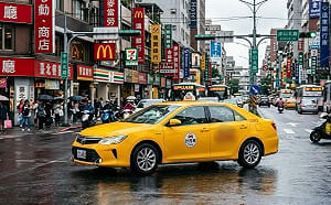 叫車之亂！新竹暴雨2公里車費破3萬  網看呆：目的是美國嗎？