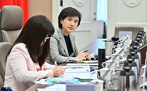 鄭麗君主持消保會  通過自行車租賃契約修正草案  強化香品、金紙及運動中心查核