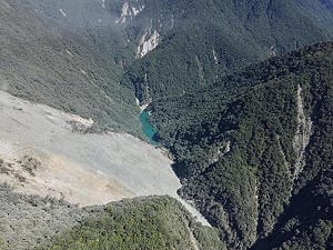 花蓮萬里溪堰塞湖再達黃色警戒值 保全戶須撤離