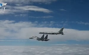 中高調展示與俄在日空域附近「聯合巡航」影像 日急向兩國提「嚴重關切」