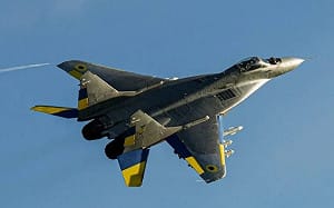 (影) 這車有「一馬力」! 俄軍竟用馬車運傷兵 烏軍米格-29、FPV接連狂炸