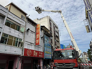 彰化慶豐牛排店發生火警 疑排油煙管積油起火