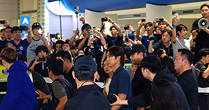 這次沒被砸！世足韓國隊今晨抵仁川 主教練遭球迷怒喊滾出去 「他」晚40分回來...