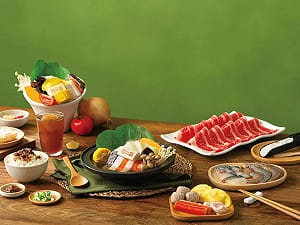石二鍋菜盤驚現「蟑螂在下蛋」引熱議！王品道歉：即日起停業3天