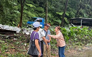 傳剛返台！李彥秀內湖勘災稱山坡種植疑釀土石鬆動  他質疑：現在是怪災民？