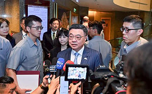 卓揆酸：在野黨人士在國外說支持國家　希望不是場面話
