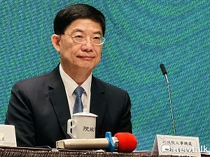 政院拍板軍公教調薪方案  一般公教人員明年加薪9.98％至5.88％