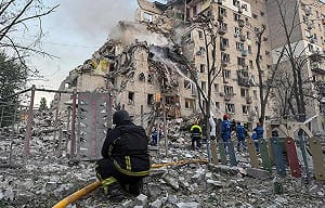 俄500無人機、數十飛彈大規模空襲基輔! 烏克蘭連夜反擊俄境油廠