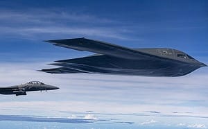 B-2轟炸機首度發射隱形反艦飛彈！西太平洋實彈擊沉震撼曝光 美軍海上戰力大增