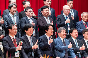 牙醫師大會成溫世政造勢場　賴清德喊：南投率先達成「8020」目標