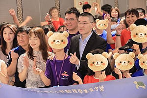 幼兒園集體虐童案週三宣布廢照 謝國樑臉書發文：痛心落淚