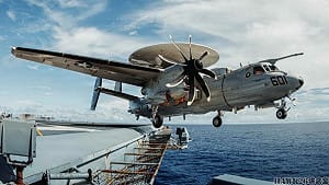 「勇敢盾牌」聯合軍演 E-2D 「先進鷹眼」預警機在航母上彈射升空
