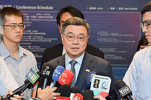 「毒油風暴」中央蓋牌？卓揆：釐清事件時序  沒有一個政府會放任食安問題不處理