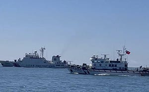 中國海警船颱風前夕侵擾金門  海巡全時嚴密監控強勢應對