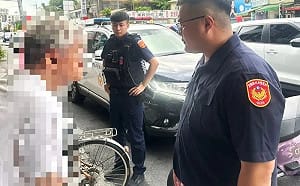 特斯拉車窗遭三秒膠灌滿癱瘓！車主氣炸提告 網：阿伯是個狠人