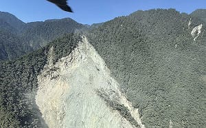萬里溪堰塞湖蓄水破7成　季連成：巴威恐引發溢流、中央統一應變