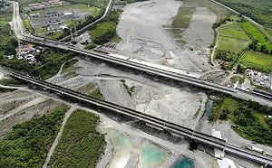 「巴威」來襲！萬里溪橋、馬太鞍溪鋼便橋可能預警封橋  替代路線看這裡
