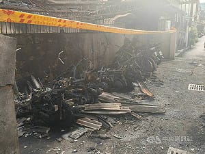 台中男向胞兄討錢不成　車棚縱火毀9機車2單車落網