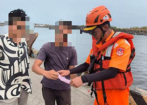 颱風天警戒區衝浪、觀浪、垂釣! 海巡宜蘭、桃園開罰11人最高25萬