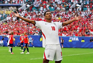 世界盃8強英格蘭逆轉挪威　FIFA稱貝林翰進球有效