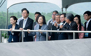 蔡英文讚阿姆坪防淤隧道發揮作用 黃世杰：公共建設能超越紛擾