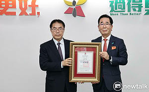 黃偉哲頒贈榮譽市民證書　肯定島田教明議員深化台日城市交流