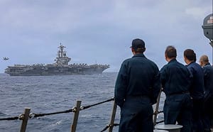 川普下令全面海上封鎖伊朗  美軍雙航艦打擊群領軍逾20艘主力戰艦部署中東