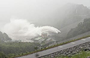 石門水庫喝飽了！巴威颱風挹注2.48億噸入流量 刷新十年紀錄