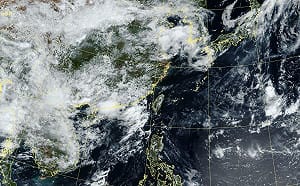 南海擾動發展「全台暴雨一週」！專家揭天氣轉晴時間點