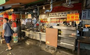豐原廟東夜市大亂鬥！攤商發文致歉：昨晚在場客人全退費