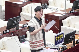 涉詐助理費977萬　北市議員李傅中武等7人起訴