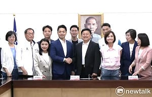 蔣萬安再出招現身立院 轟民進黨「逼我吃毒油、逼我上街頭」