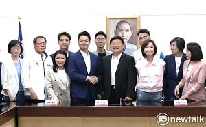 跟進蔣萬安號召上街頭 傅崐萁：民進黨毒台到人民要上街的程度
