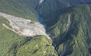 花蓮萬里溪堰塞湖仍紅色警戒！萬榮、鳳林警戒範圍保全戶今停班課