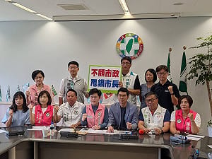 （影）毒油致癌物風暴延燒 綠營痛批盧秀燕甩鍋中央 搞政治秀掩蓋監管怠惰