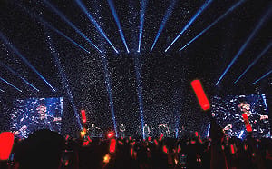 人氣男團iKON強勢台北開唱！重現全球爆紅神曲 〈LOVE SCENARIO〉炸翻全場 