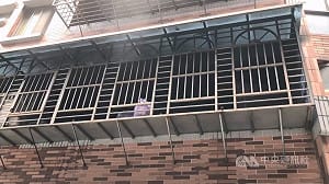 基隆民宅疑行動電源起火  消防員救出受困夫妻