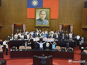國民黨團抗議一例一休修法　揚言佔領議場到午夜12點