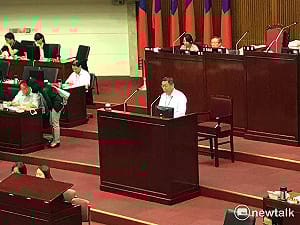 柯P：民進黨大部分對我都很友善 除了王世堅