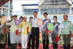 柯批重陽敬老金是買票  朱立倫：那全台各縣市都在買票