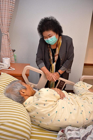 陳菊：希望您能夠放下  不要有牽掛  要好走