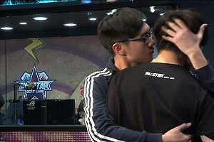 《英雄聯盟》明星城邦對決！ 超負荷慘敗卻得NL抱抱