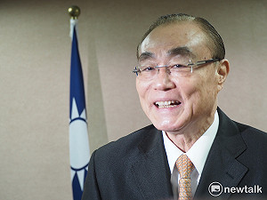 被老兵大罵  馮世寬：比立委罵不要臉好多了