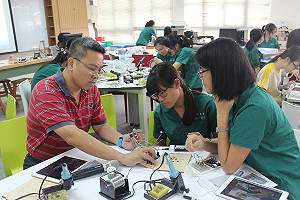 接軌12年國教課綱  台中教師組科技教學社群