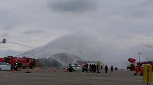 場外空難演習 桃機與軍方聯合演練