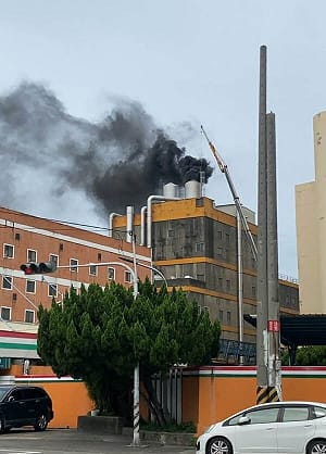 福壽實業台中沙鹿廠區火警　黑煙陣陣15分鐘火滅