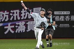 何品室融二軍突登板飆速141公里　曾豪駒也嚇一跳